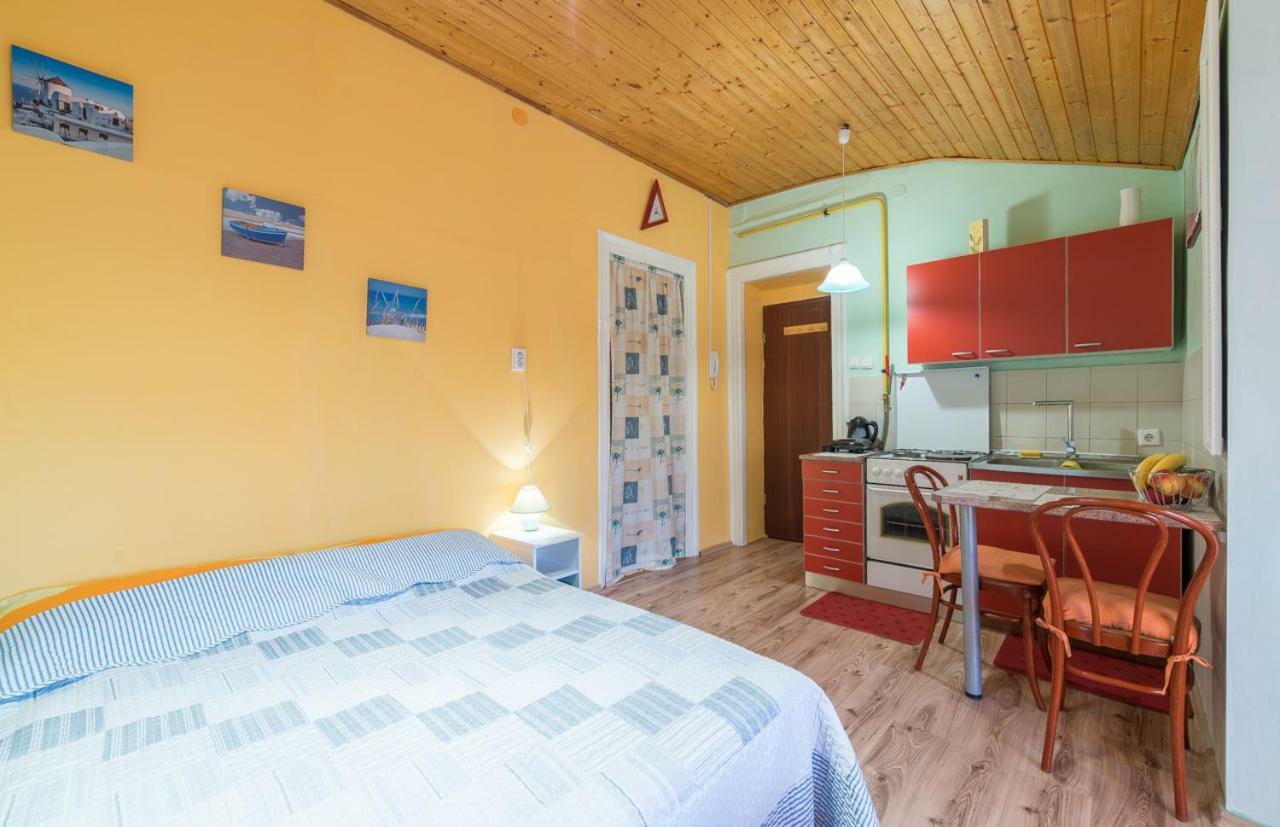 Apartment In Center Пула Экстерьер фото