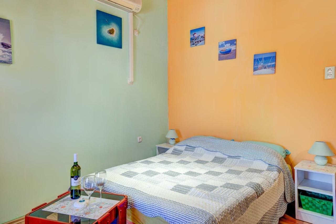 Apartment In Center Пула Экстерьер фото